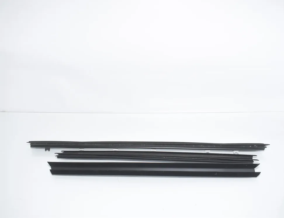 BMW X6 M F86 (2014-2020) Стеклоуплотнитель передней правой двери 7329956,7317849,7317850,51337329956,51357317849,51357317850 34152114