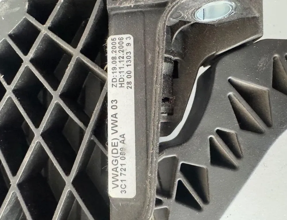 VOLKSWAGEN Passat B7 (2010-2015) Педаль сцепления 3C1721059AA 34010171
