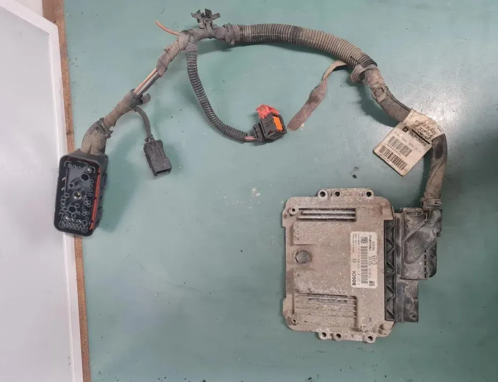 OPEL Astra H (2004-2014) Riadiaca jednotka motora 55560810 34475747