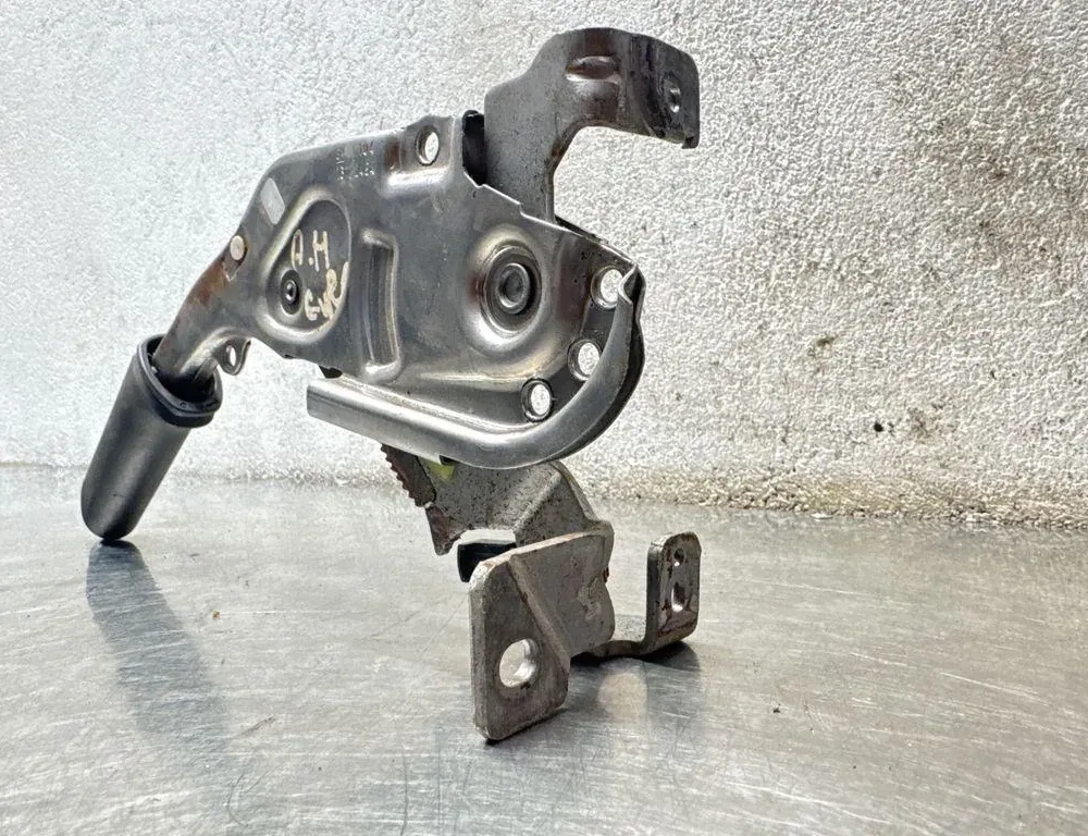 OPEL Astra H (2004-2014)  Механизм стояночного тормоза 13122454 34471185