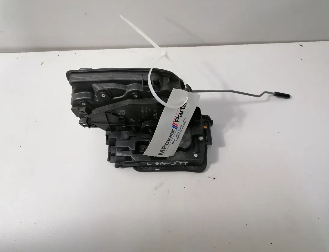 BMW 5 Series G30/G31 (2016-2023) Zámok ľavých zadných dverí 7477697 12058961