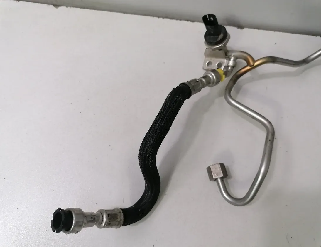 BMW 5 Series F10/F11 (2009-2017) Palivová rúrka 8649966 14552610