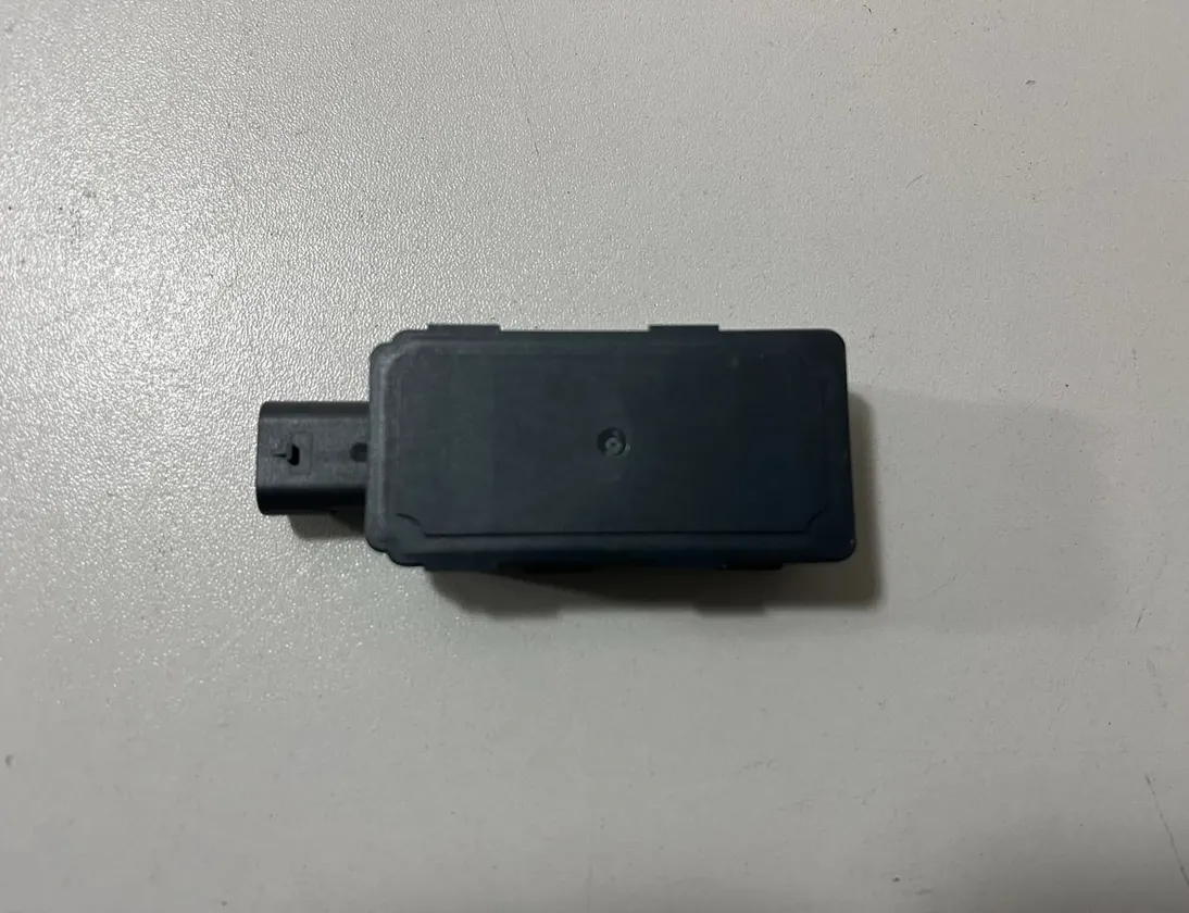 BMW X5 G05/G18 (2018-2024) Anténa pre bezkľúčový vstup 5B60518,5B4E029,5A9DDD0,5A81725,5A707E1,5A62D45,5A6A020,5A3EC73 33115990