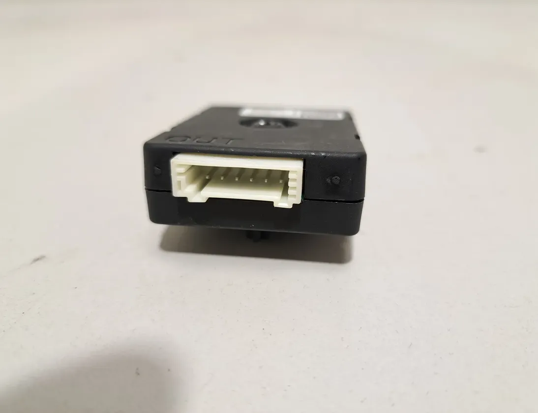 BMW X6 G06 (2019-2024) Bootlid Antenna Amplifier 6840273 33588320