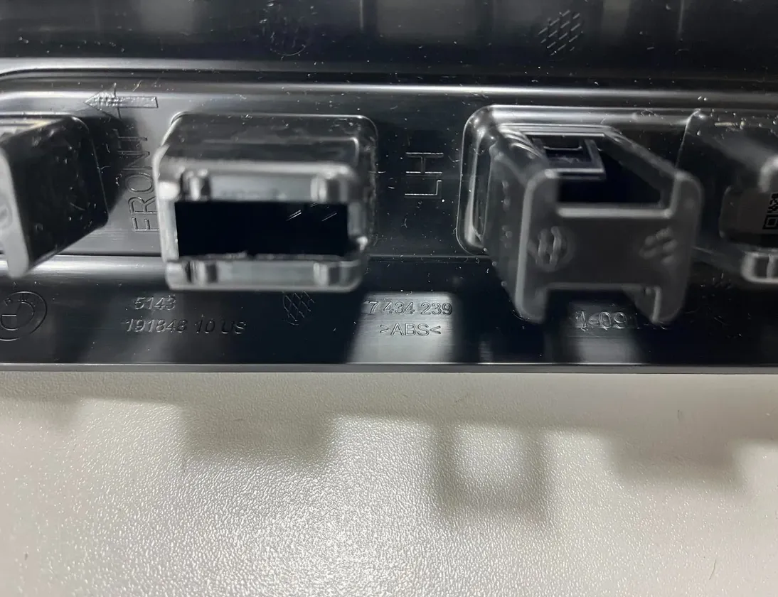 BMW X7 G07 (2018-2024) Комплект боковых порогов 7434258,7434257,7434240,7434239,7479935,7479936,7483477,7483478,8069271,8072243,8072244 33592967