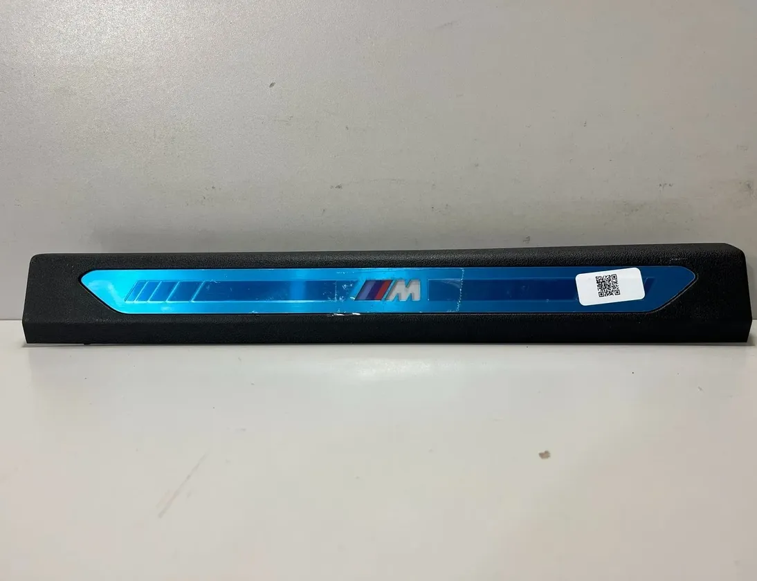 BMW X7 G07 (2018-2024) Комплект боковых порогов 7434258,7434257,7434240,7434239,7479935,7479936,7483477,7483478,8069271,8072243,8072244 33592967