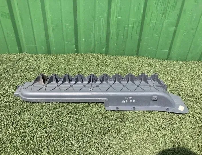 MERCEDES-BENZ Vito W639 (2003-2015) Pravý bočný plastový kryt prahu P0099419 27335787