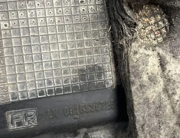 MERCEDES-BENZ X-Class 1 generation (2017-2020) Engine Cover 0015536725 34043804