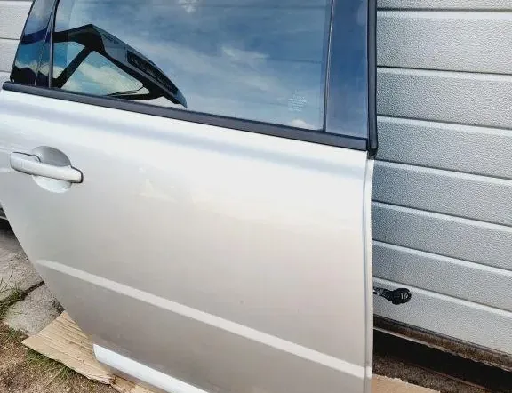VOLVO V70 2 generation (2000-2008) Rear Right Door 983042102 34049726