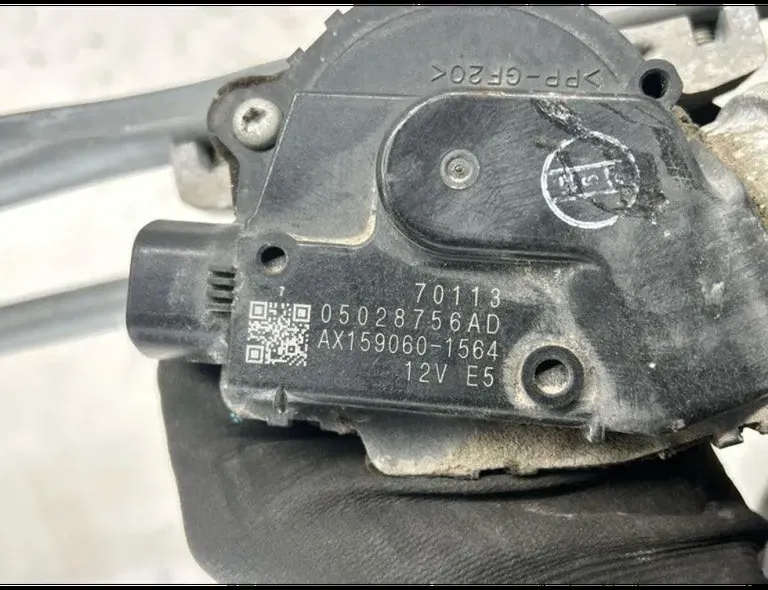 DODGE Challenger 3 generation (2008-2024) Mechanizmus stierača predného čelného skla 05028756AD 33233695