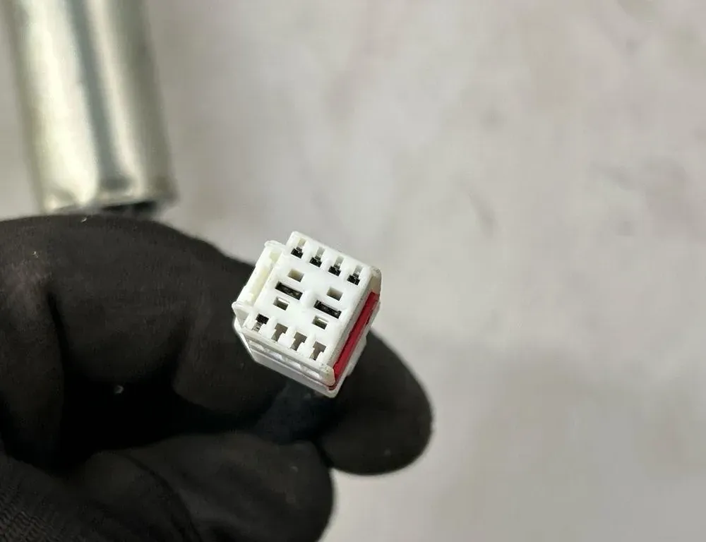 MASERATI Ghibli 3 generation (2013-2024) Ľavý plynový tlmič na zadné vráta 670102993 33368831