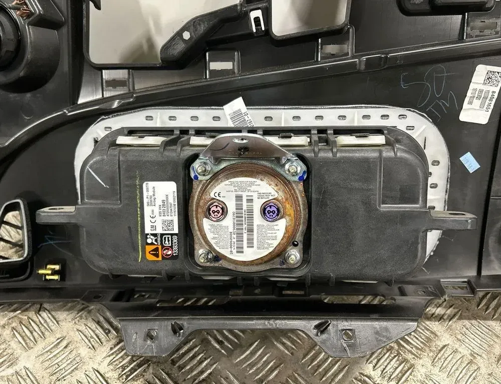 CHEVROLET Camaro 6 generation (2015-2024) Dashboard 84081651 33516611