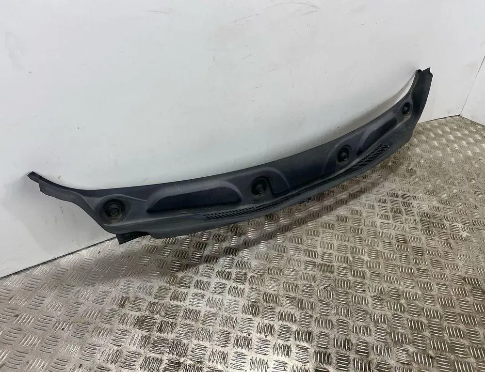 BMW X1 F48/F49 (2015-2023) Пластмасса передняя стеклоочистителей 74850613,7350591 33568260