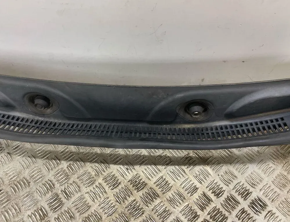 BMW X1 F48/F49 (2015-2023) Пластмасса передняя стеклоочистителей 74850613,7350591 33568260