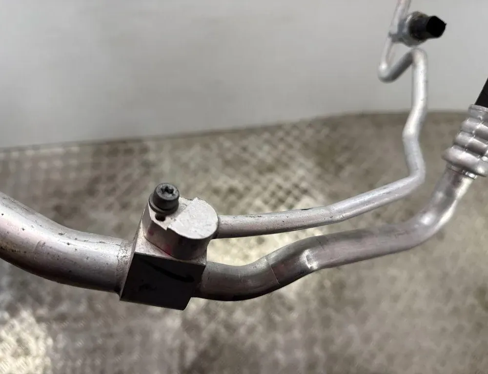 BMW X1 F48/F49 (2015-2023) AC Hose Pipe 6805436 33569303