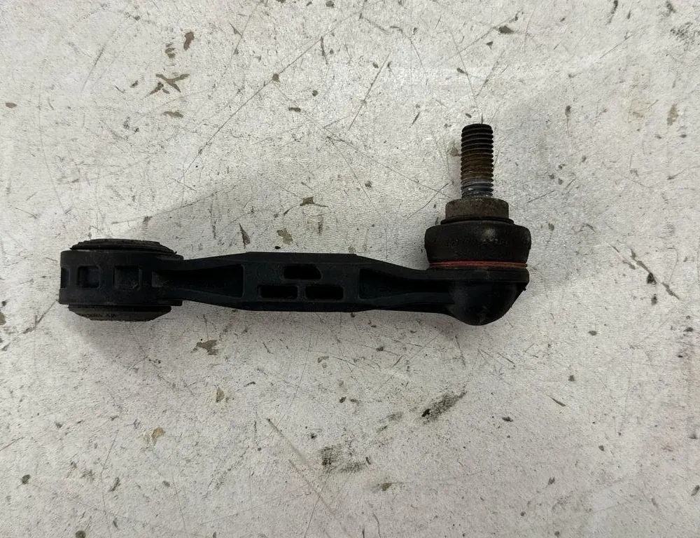 BMW X1 F48/F49 (2015-2023) Zadný pravý stabilizátorový odkaz 6862865 33580351