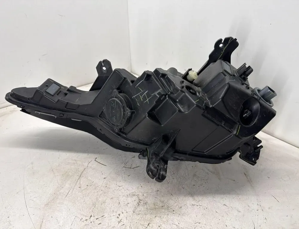 CHEVROLET Camaro 6 generation (2015-2024) Pravé predné svetlo 84756148 33721462