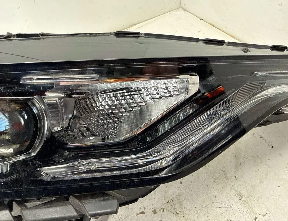 CHEVROLET Camaro 6 generation (2015-2024) Pravé predné svetlo 84756148 33721462