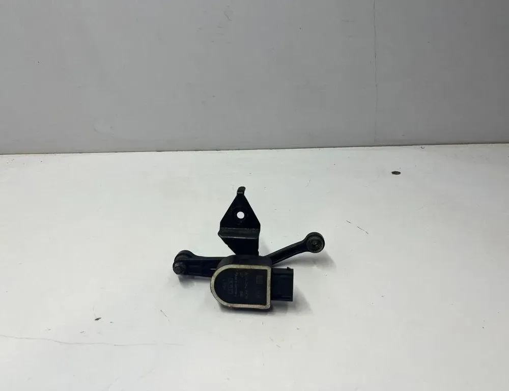 MERCEDES-BENZ GLE W166 (2015-2018) Pravý predný snímač hladiny A0045429918 31142775