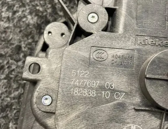 BMW 5 Series G30/G31 (2016-2023) Zámok ľavých zadných dverí 7477697 34055048