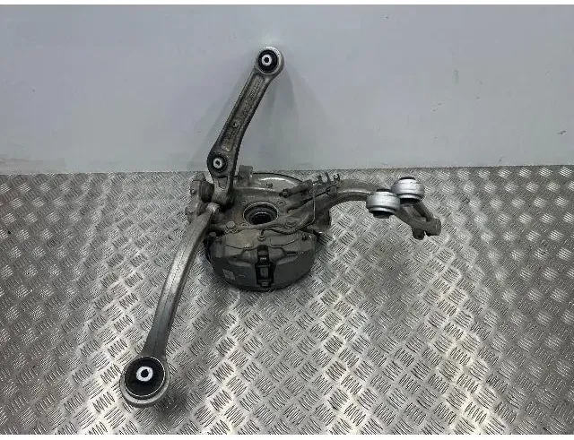 AUDI A5 F5 (2016-2024) Ступица передняя левая 8W0407560 34052521