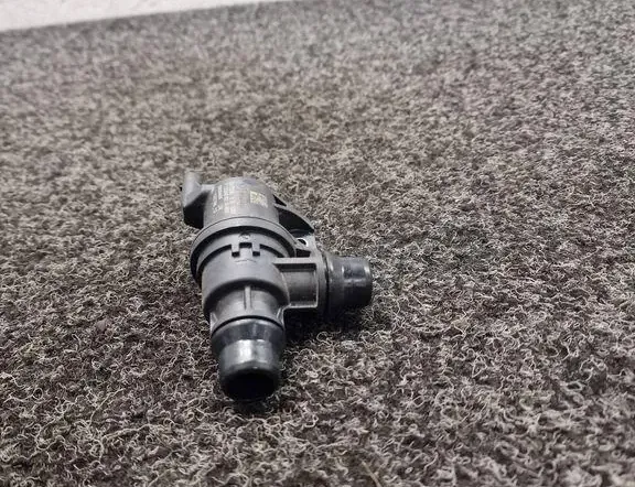 BMW 5 Series G60 (2023-2024) Heating radiator valve 9896408 34056383