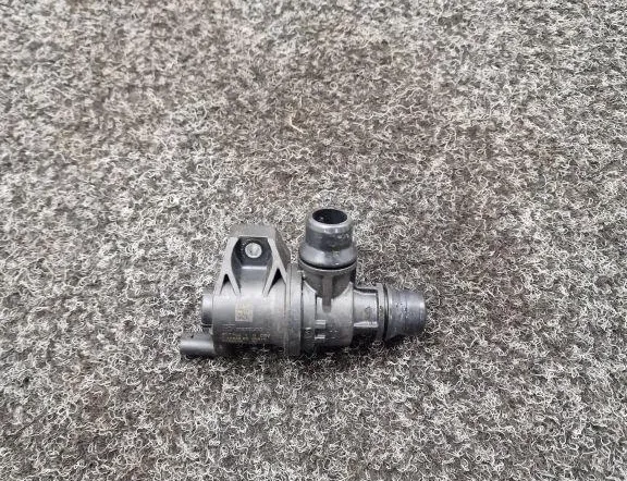 BMW i4 1 generation (2021-2024) Heating radiator valve 9896408 34055701