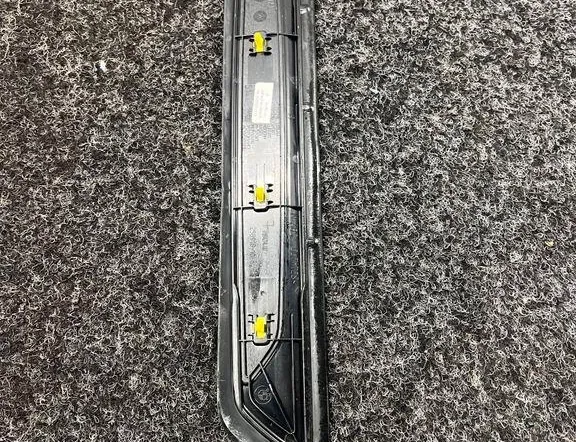 BMW X1 F48/F49 (2015-2023) Front Right Sill Trim 8051037 34081358