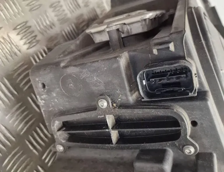 BMW X5 F15 (2013-2018) Predný ľavý pravý svetlometový kit 7290055,7290056 34053497