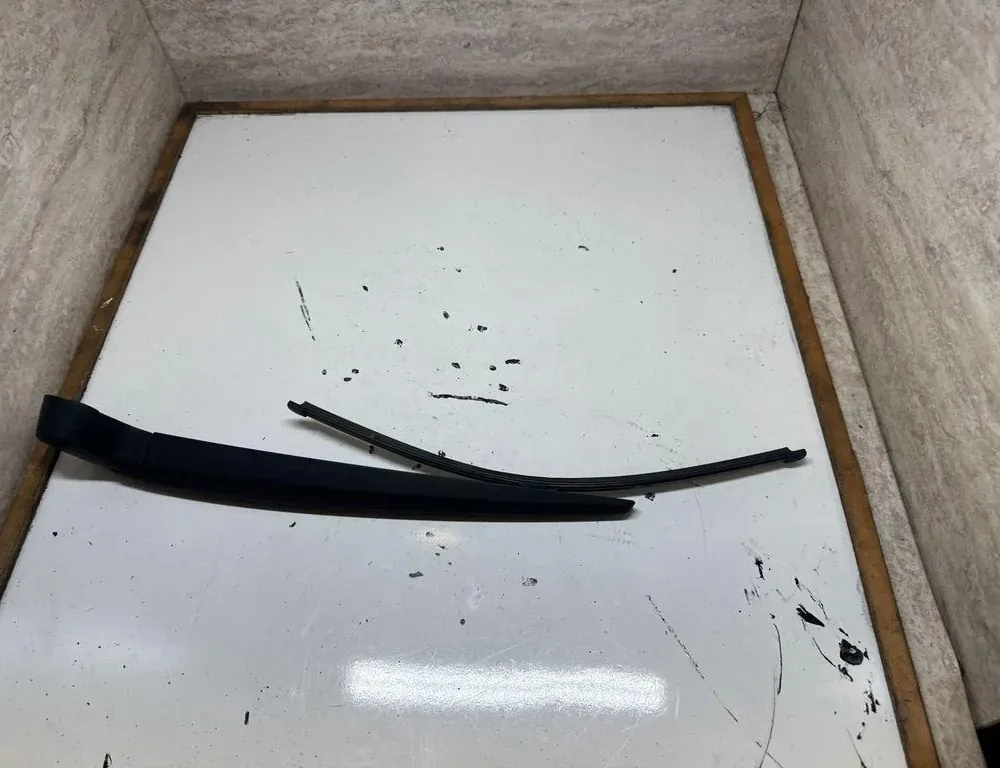 VOLVO XC60 1 generation (2008-2017) Zadné okenné stierače na kufor 30753533 33180401