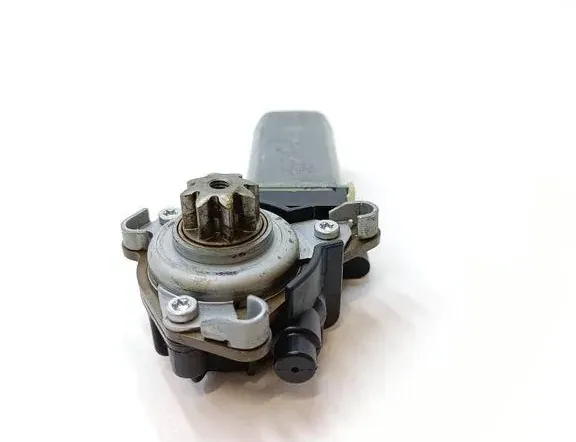 MERCEDES-BENZ C-Class W204/S204/C204 (2004-2015) Motor ovládania ľavého predného sedadla 0390203002 33340761