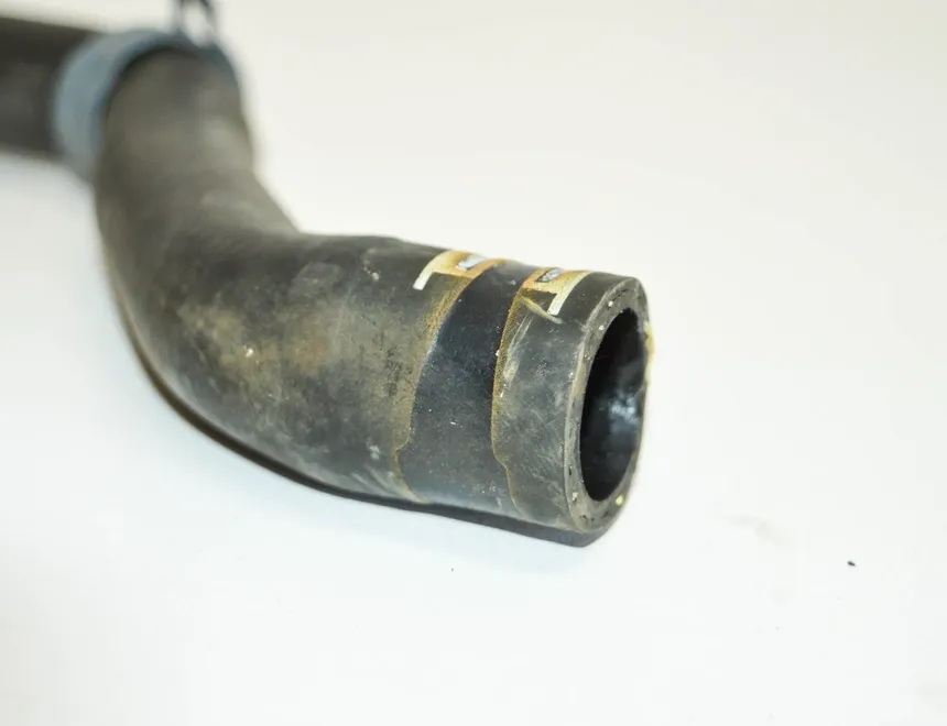 AUDI A4 B9/8W (2015-2024) Chladiace hadice 8W1819373C 14377053