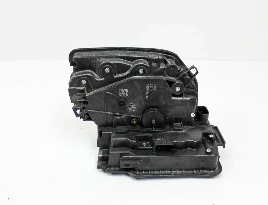 BMW 5 Series G30/G31 (2016-2023) Zámok ľavých zadných dverí 7477697 23097245