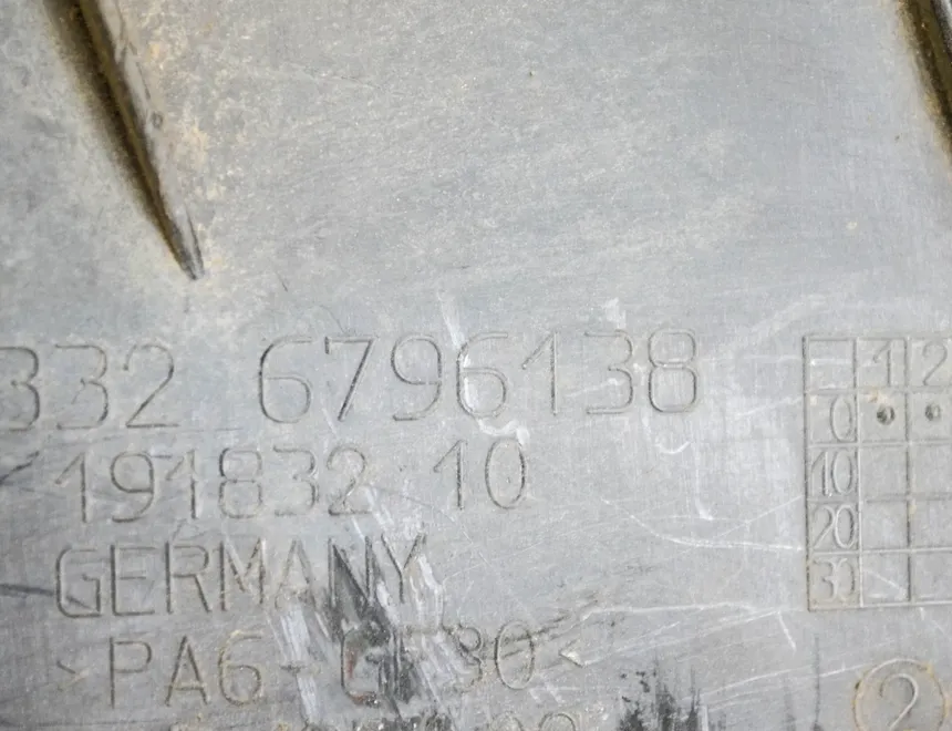 BMW 3 Series F30/F31 (2011-2020) Ďalší maskovaný panel 6796138 3569852