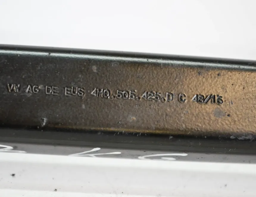 AUDI A4 B9/8W (2015-2024) Rear Left Arm 4M0505425D 3771129