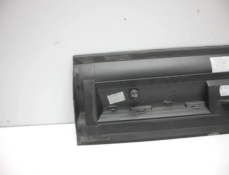 PORSCHE Macan 1 generation (2013-2023) Молдинг задней правой двери 95B839890 34147121