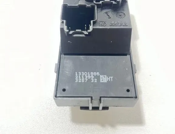 OPEL Zafira C (2012-2016) Vypínač ľavého okna predných dverí 13301886 33469390