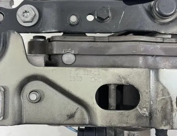 BMW 5 Series F10/F11 (2009-2017) Петля капота передняя левая 7191049,5123720127503 33470235