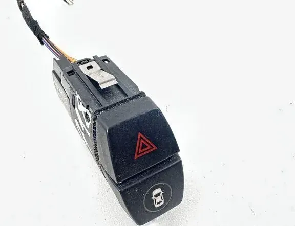 BMW 2 Series Grand Tourer F46 (2018-2023) кнопка опасности 9354186 33472665