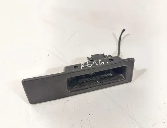 BMW 2 Series Grand Tourer F46 (2018-2023) Rukoväť na zadnej klapke 51247368752 33473379