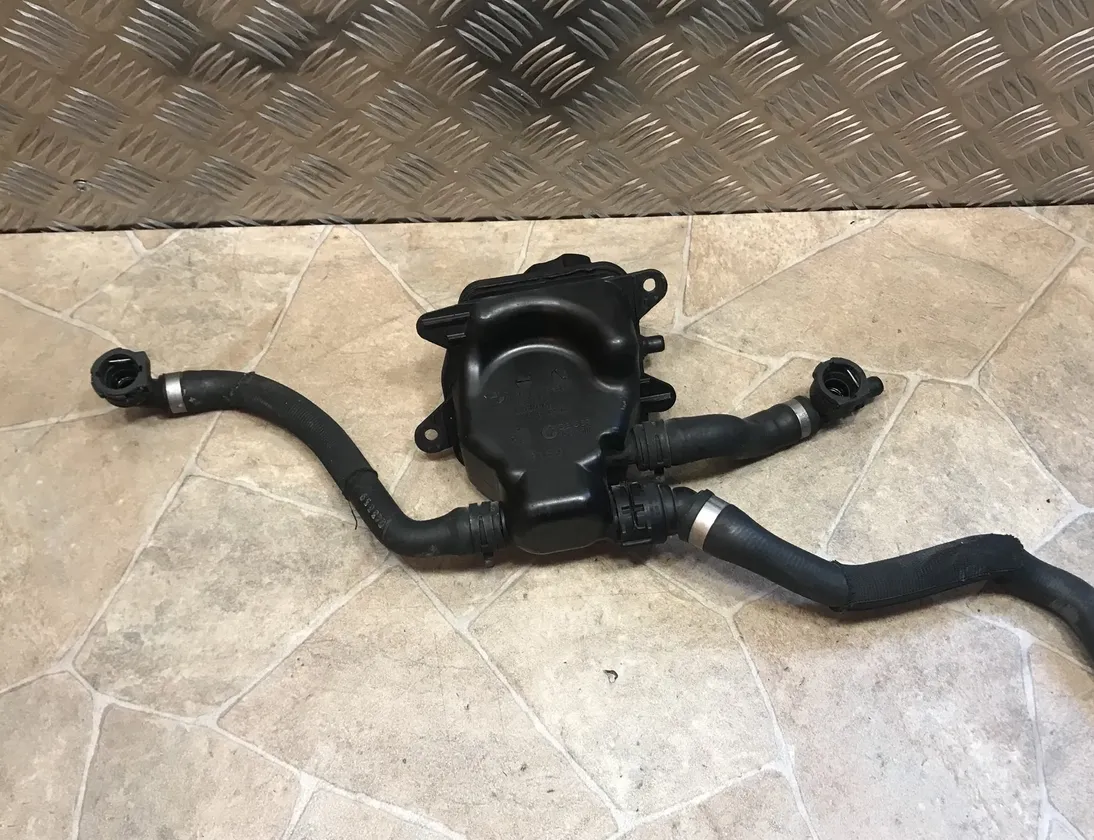 BMW 7 Series F01/F02 (2008-2015) Zásobník expanznej nádrže chladiacej kvapaliny 7575578 22922834