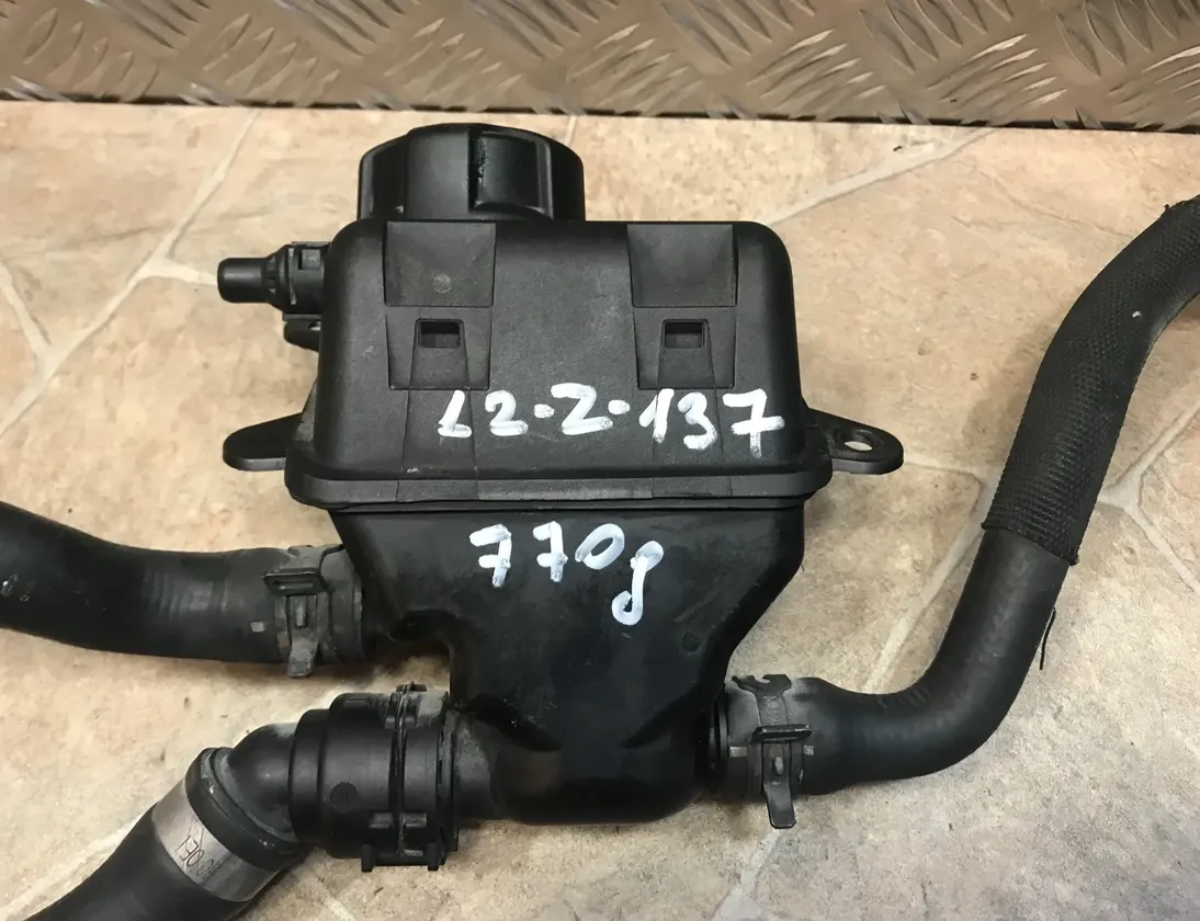 BMW 7 Series F01/F02 (2008-2015) Zásobník expanznej nádrže chladiacej kvapaliny 7575578 22922834