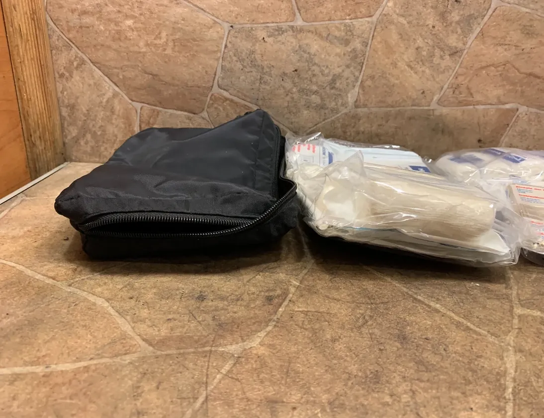 MERCEDES-BENZ CLS-Class C218/X218 (2011-2017) Prvá pomoc A1698600150 33532320