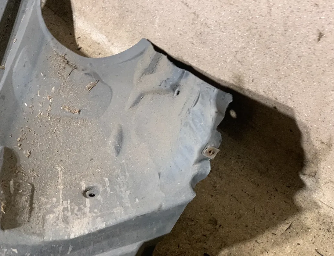 MERCEDES-BENZ CLS-Class C218/X218 (2011-2017) Pravý predný vnútorný blatníkový podklad A2186900430 33590097