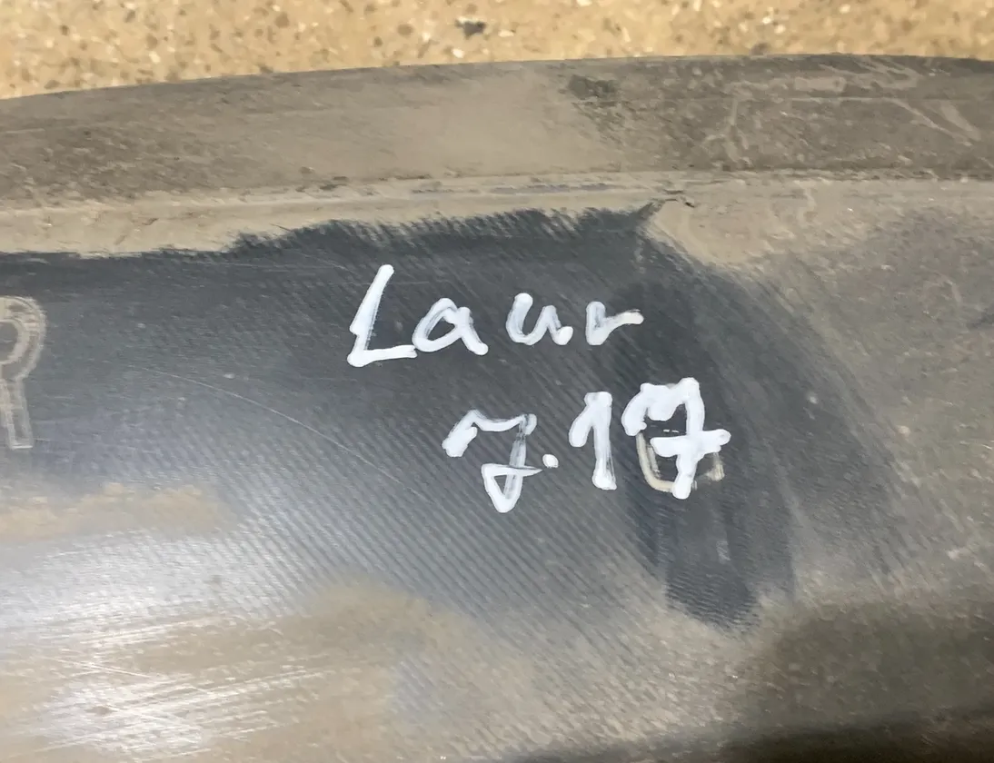 MERCEDES-BENZ CLS-Class C218/X218 (2011-2017) Pravý predný vnútorný blatníkový podklad A2186900430 33590097