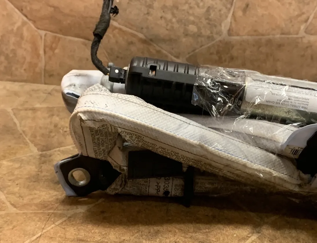 BMW 3 Series E90/E91/E92/E93 (2004-2013) Left Side Roof Airbag SRS 8469666 34209348