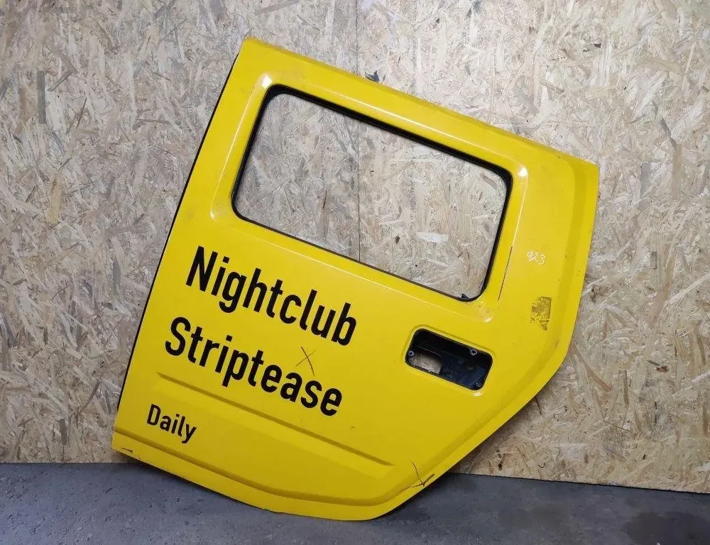 HUMMER H2 1 generation (2002-2009) Ľavé zadné dvere 31923105