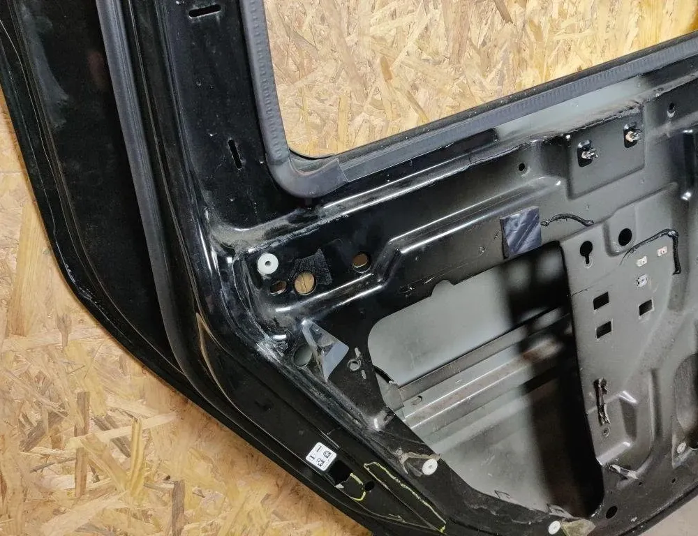 HUMMER H2 1 generation (2002-2009) Ľavé zadné dvere 31923105