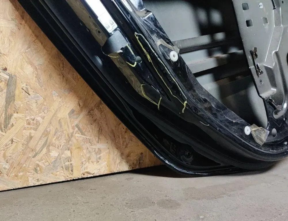 HUMMER H2 1 generation (2002-2009) Ľavé zadné dvere 31923105