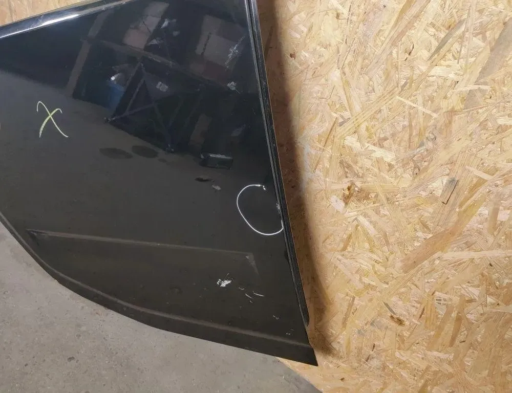 HUMMER H2 1 generation (2002-2009) Pravé zadné dvere 31923113